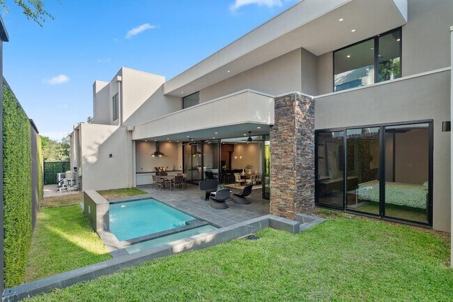 Building Photo - 3500 Cactus Wren Way