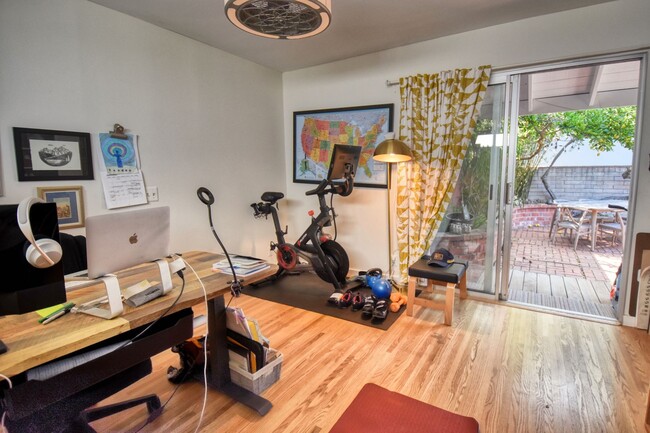 Building Photo - Beautiful 3 BD, 2 BA Home in Bird Rock fea...