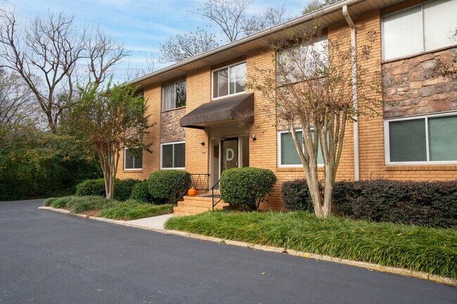 Building Photo - 100 Biscayne Dr NW