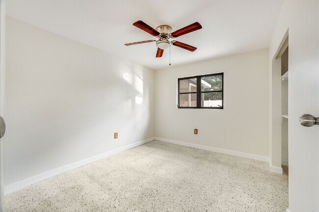 Building Photo - 5 BR/3BA pool home in Merritt Island- NO HOA!