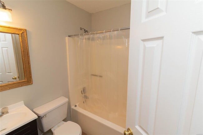Building Photo - 2136 Station Ct