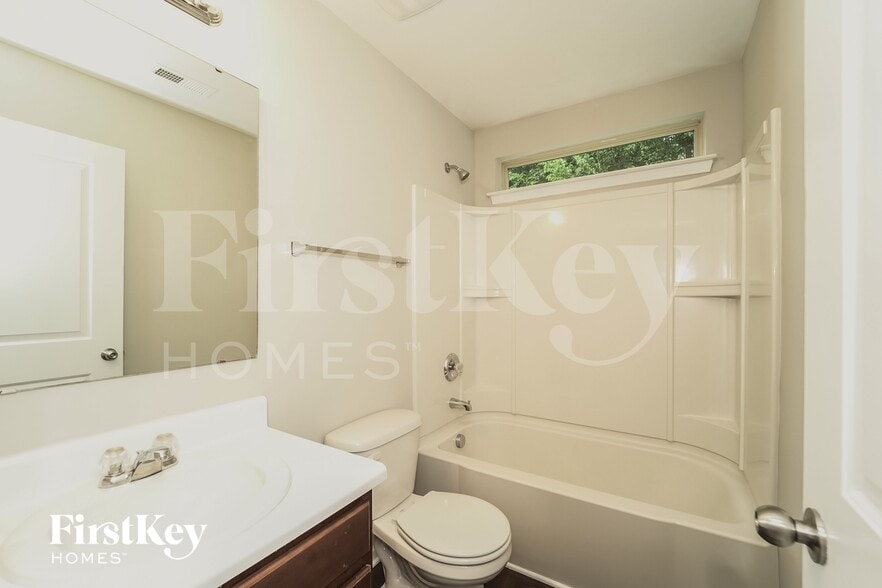 Building Photo - 803 Rook Rd