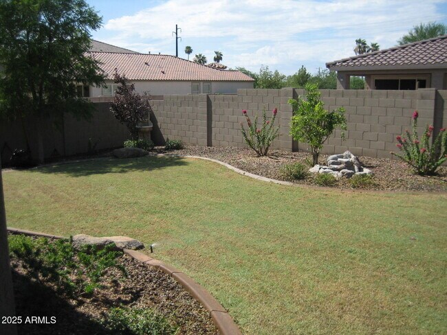 Building Photo - 2140 E Chanute Pass