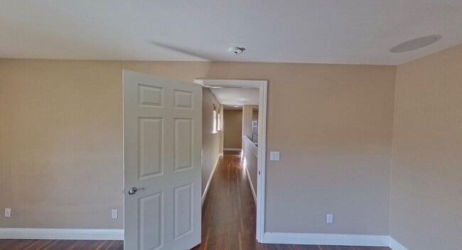 Building Photo - 1692 Woodhaven Cir