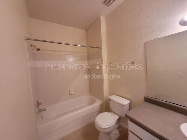 Building Photo - 5961 Westgate Dr