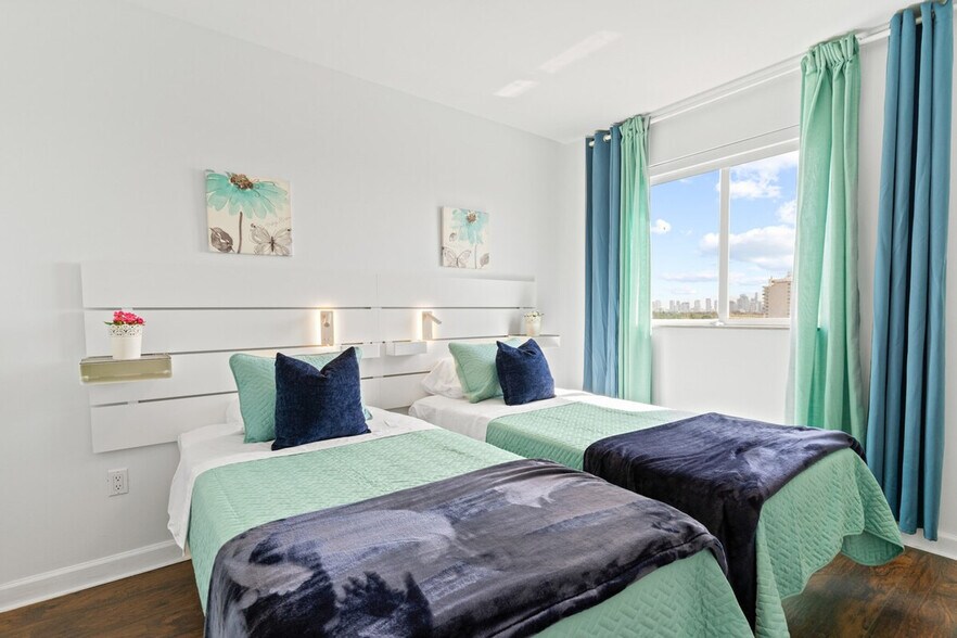 Building Photo - 2280 SW 32nd Ave