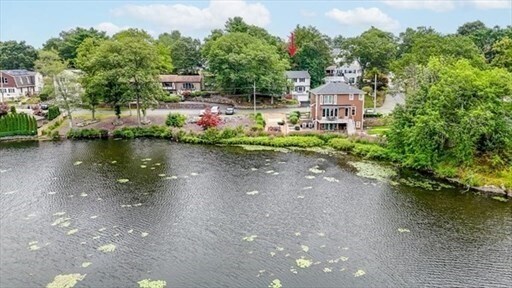 Building Photo - 15 Shore Rd