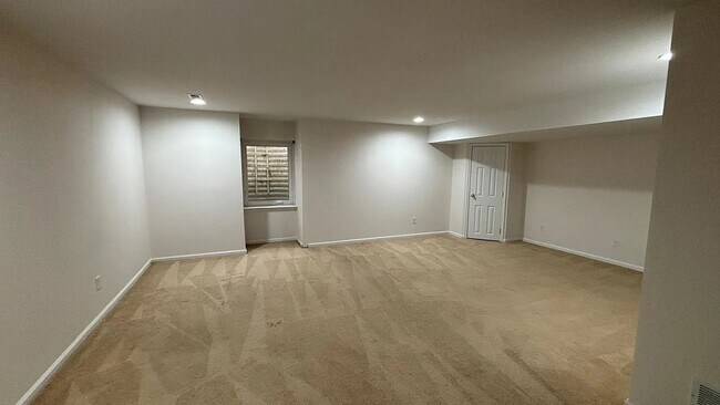 Building Photo - 1161 Tudor Dr