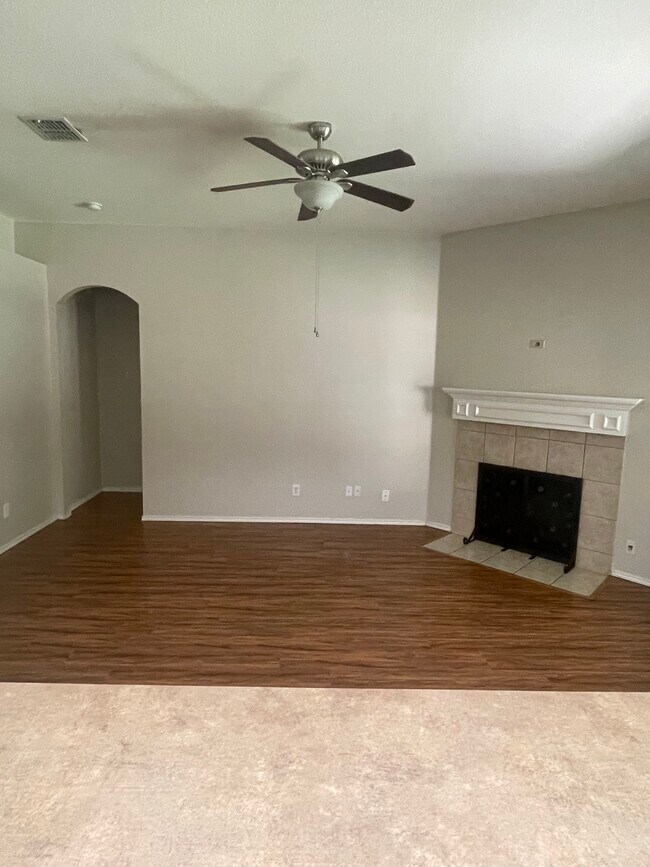 Building Photo - 1832 White Pine Trail