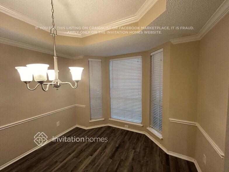 Building Photo - 825 Claire View Dr