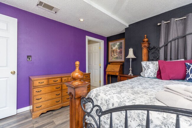 Building Photo - Short Term Furnished Rental!
