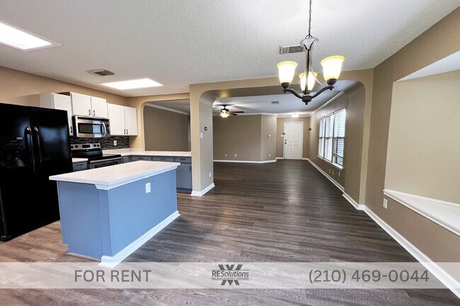 Building Photo - 4535 Oakfield Way