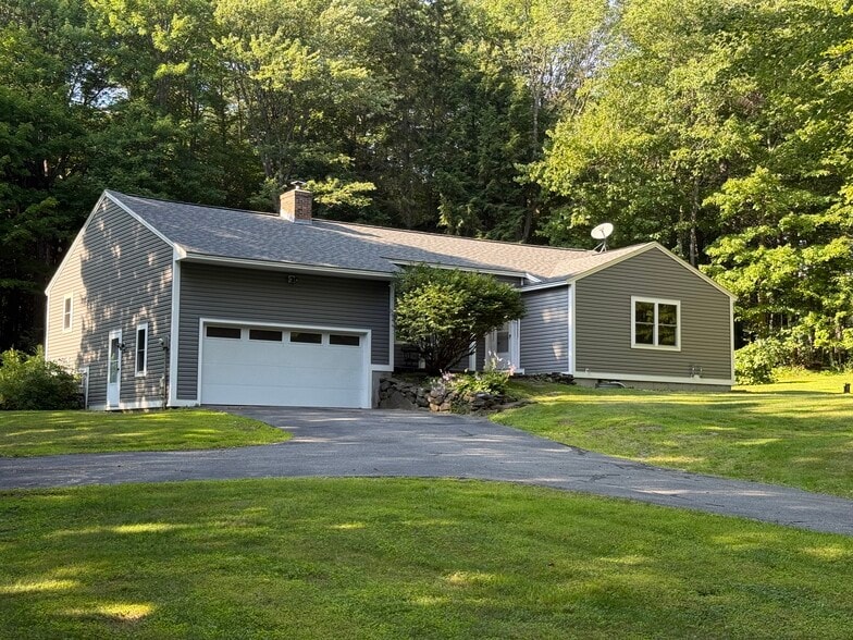 Building Photo - 161 Sand Pond Rd