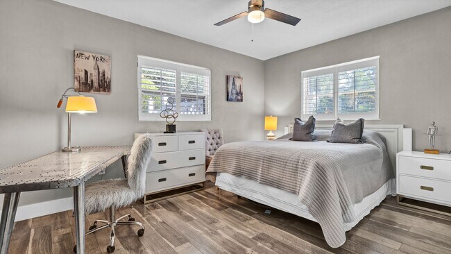 Building Photo - Executive Style Pool Home, 4br/2ba Home Av...
