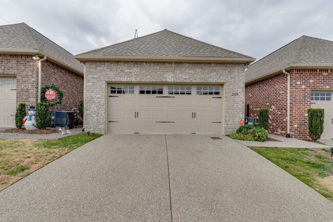 Building Photo - Spacious Living in Foxland Crossing