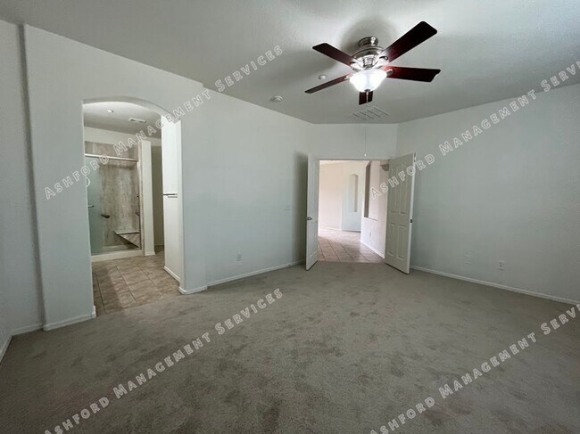 Building Photo - BEAUTIFUL 3 BEDROOM 2 BATHROOM HOUSE FOR R...