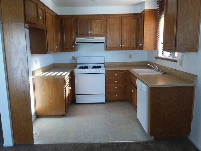 Building Photo - 430 Solar Way