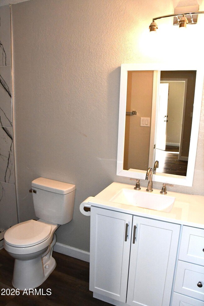 Building Photo - 1346 W 13th St