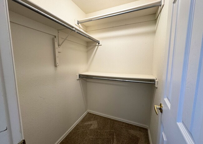 Building Photo - 6913 Yellowpine Dr