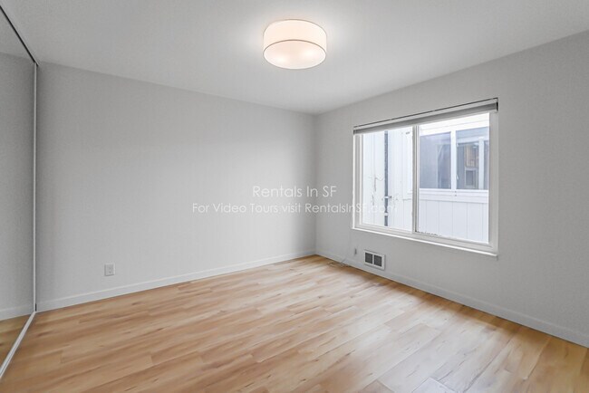Building Photo - 1347 3rd Ave