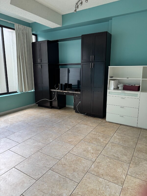 Building Photo - 1088 Bishop St