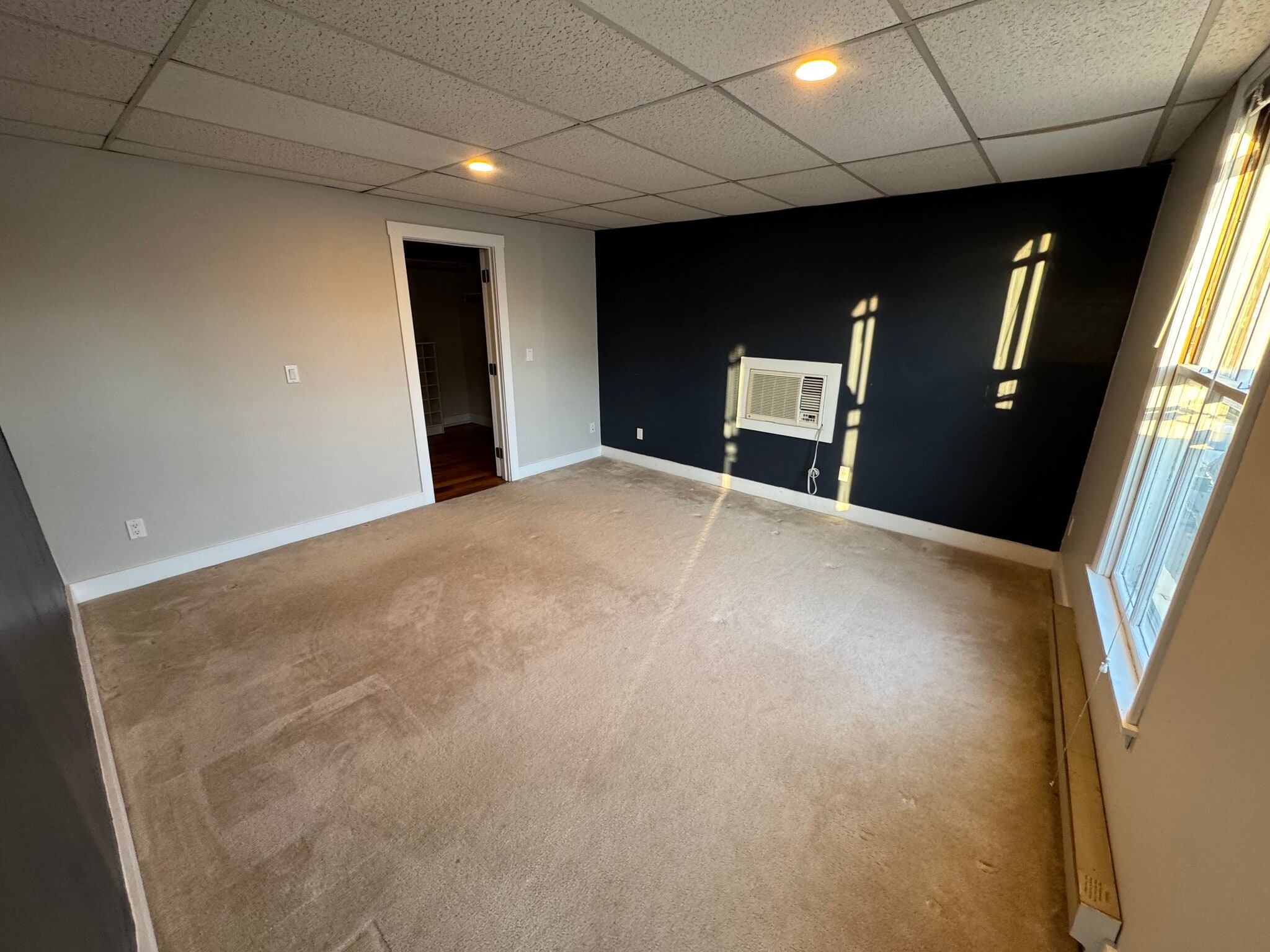 Building Photo - 38 W Main St