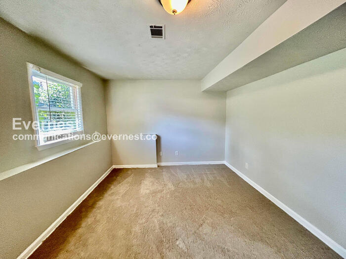 Building Photo - 280 Summer Pond Trail