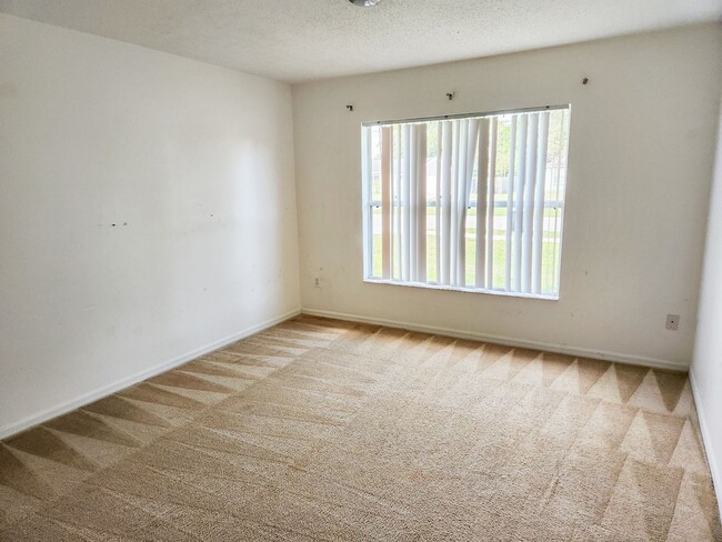 Building Photo - Port St. Lucie Pool Home for rent