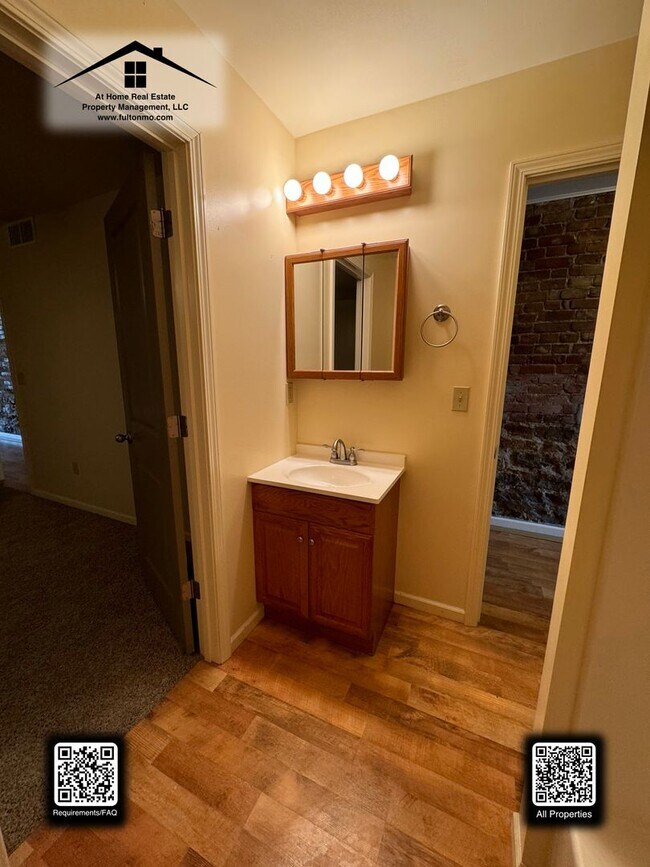 Building Photo - 532 Court Street