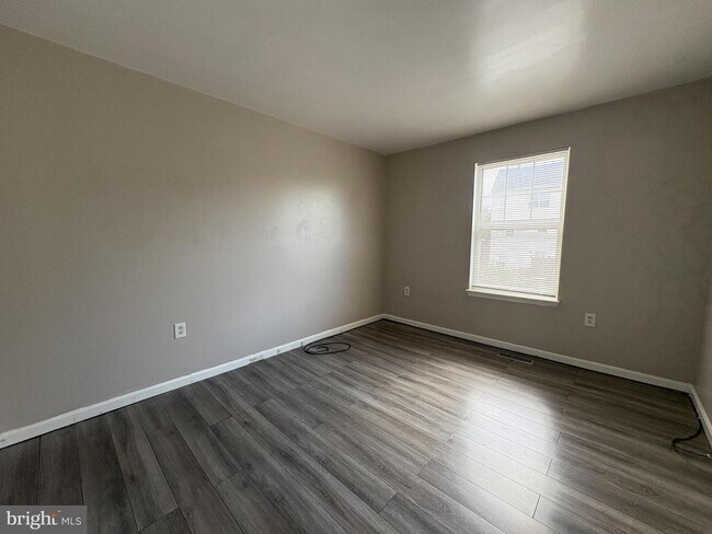 Building Photo - 4005 Blakney Ln SE