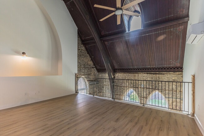 Building Photo - 141 Krams Ave