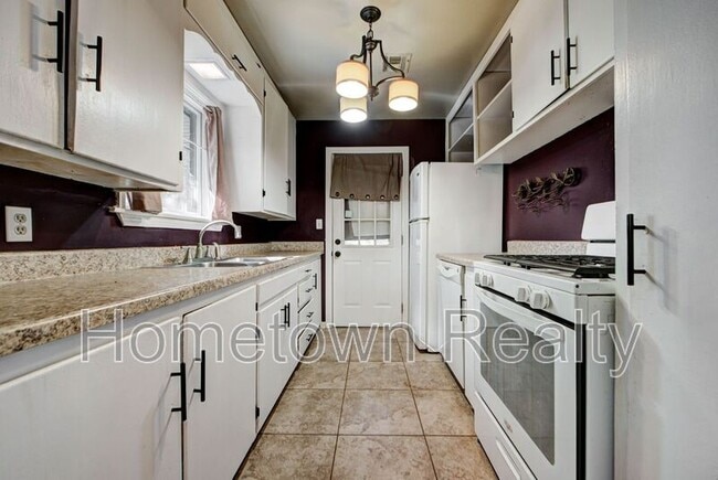 Building Photo - 2200 Downing St