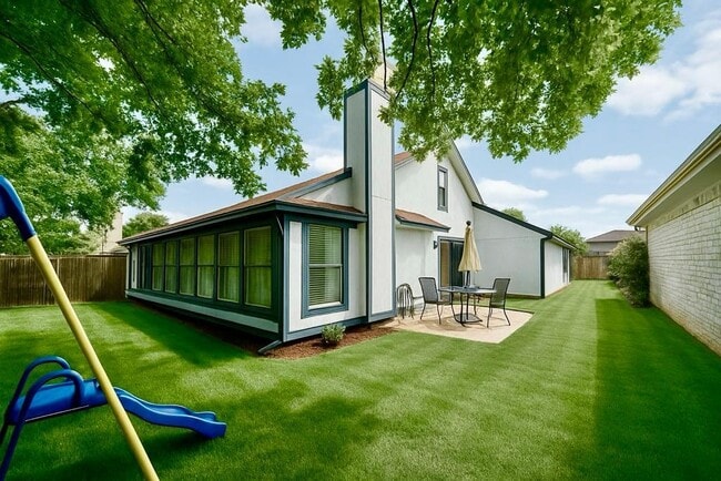 Building Photo - 13535 Gaby Virbo Dr