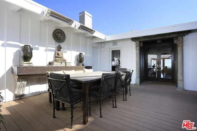 Building Photo - 27036 Malibu Cove Colony Dr