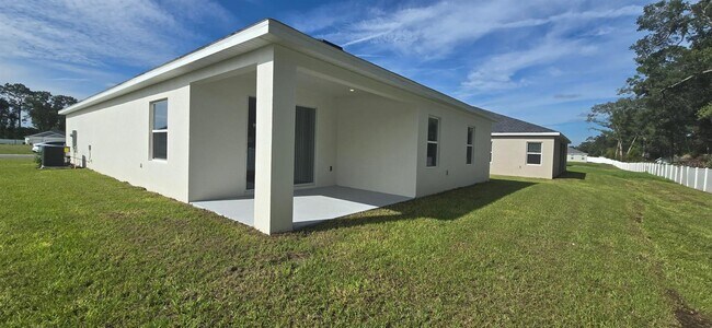 Building Photo - 7501 SW 107th Ln