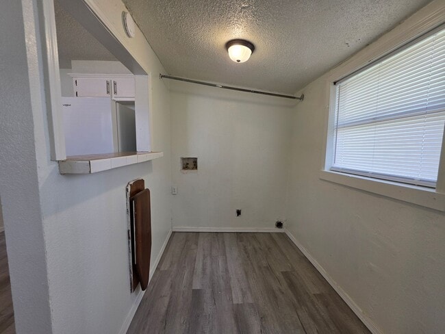 Building Photo - 3 bedroom home in Shawnee!