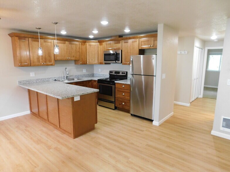 Building Photo - Forest Ridge