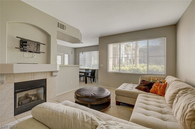 Building Photo - 9050 W Warm Springs Rd