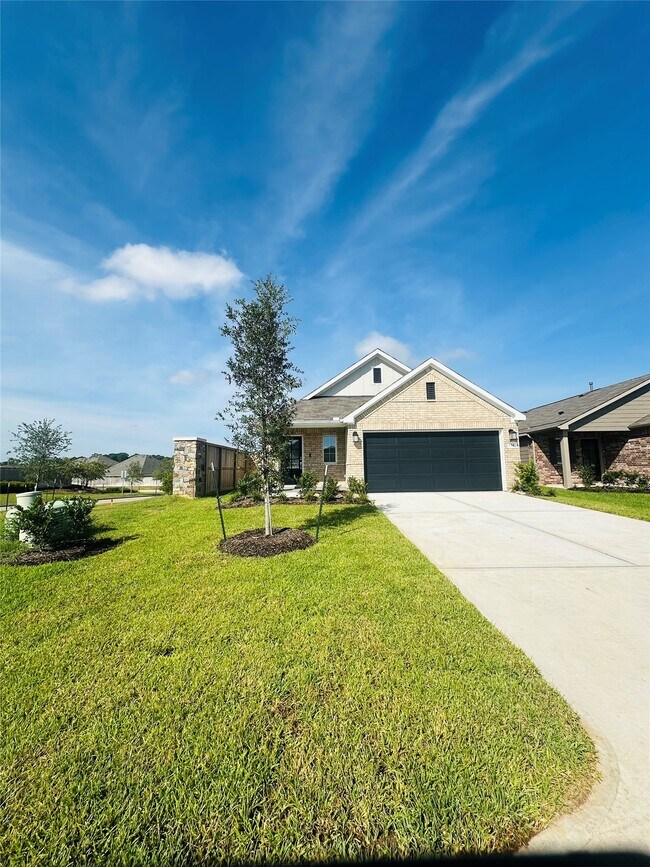 Building Photo - 734 Falling Cave Dr
