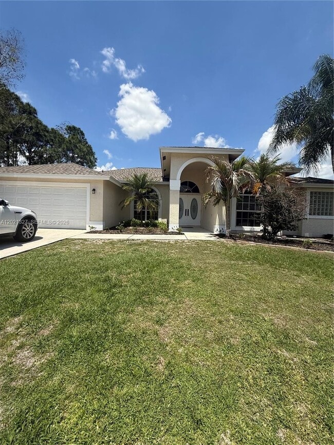 Building Photo - 5711 NW Zenith Dr