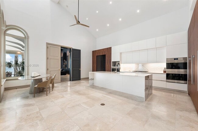 Building Photo - 432 S Hibiscus Dr