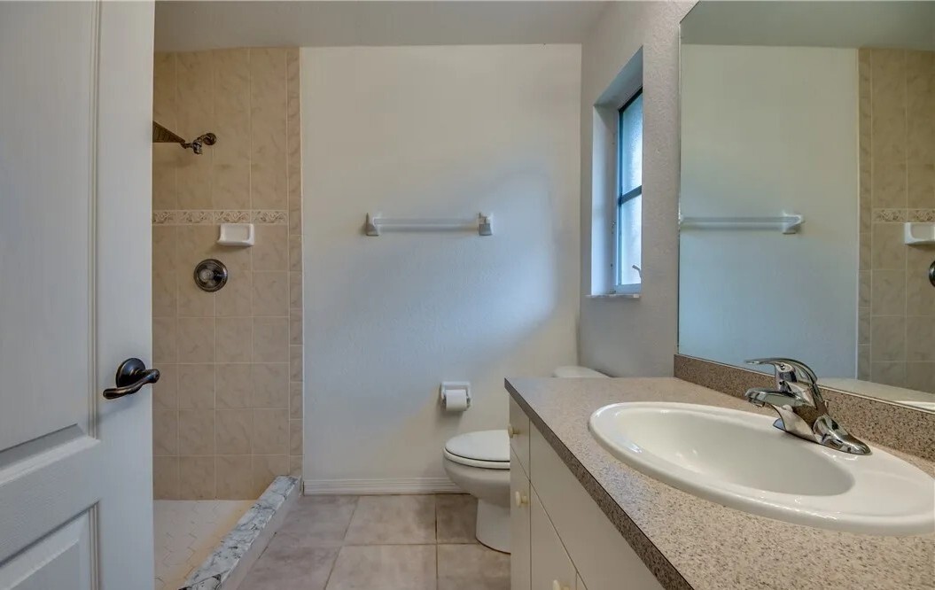 Master Bath - 1045 SE 11th St