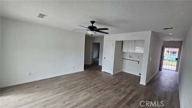 Building Photo - 5683 Wagonwheel Rd