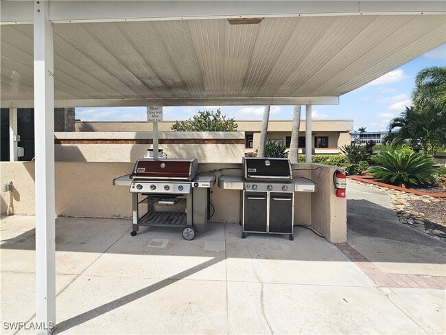 Building Photo - 1700 Pine Valley Dr