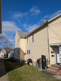 Building Photo - 627 Deer St