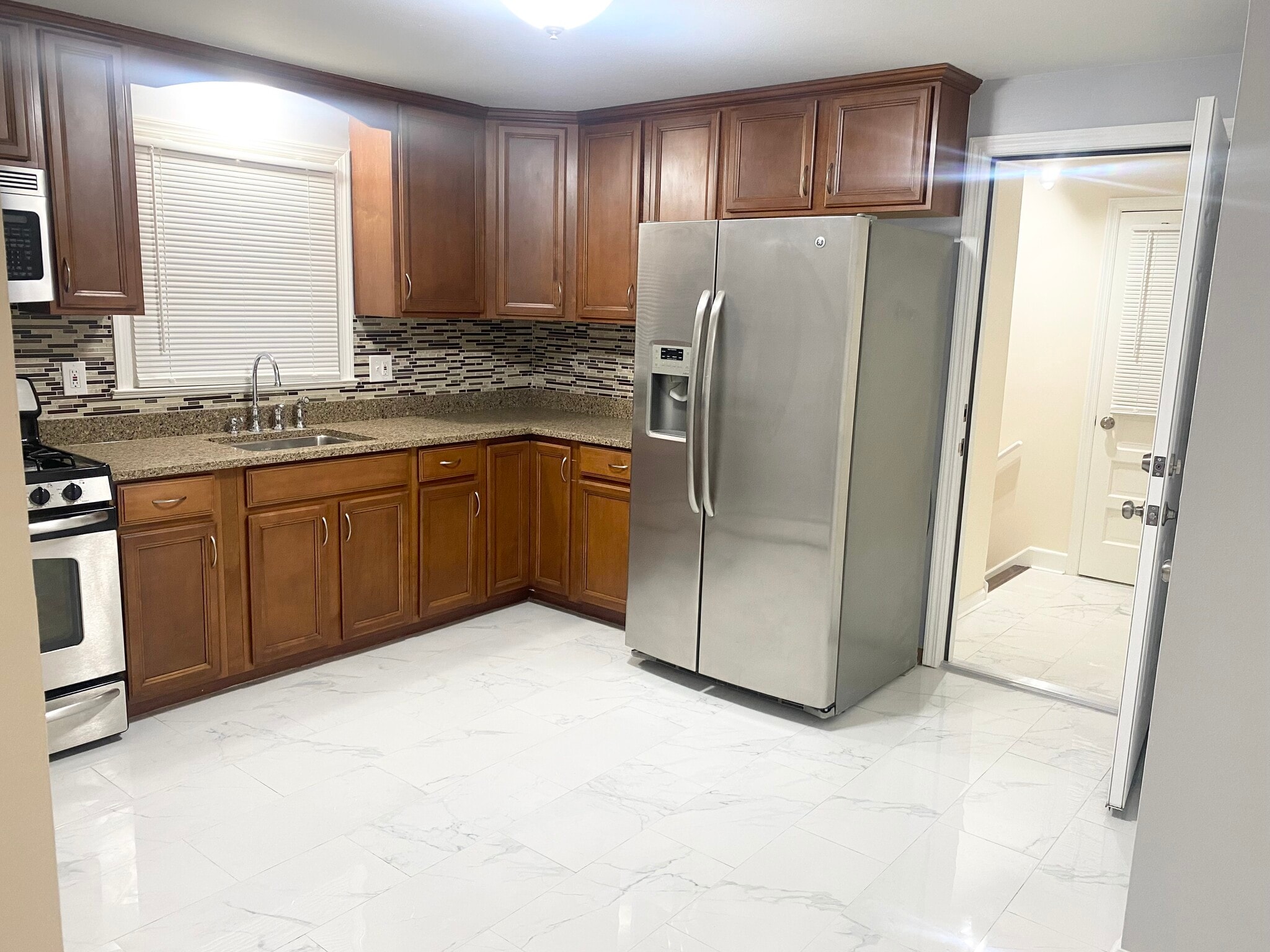 Building Photo - 317 Alexander Ave