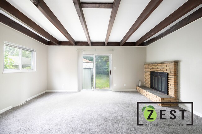 Building Photo - Charming 3-Bedroom Home Coming Soon on Det...