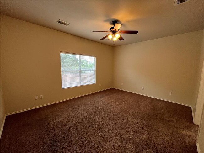 Building Photo - 2121 Wayward Sun Dr