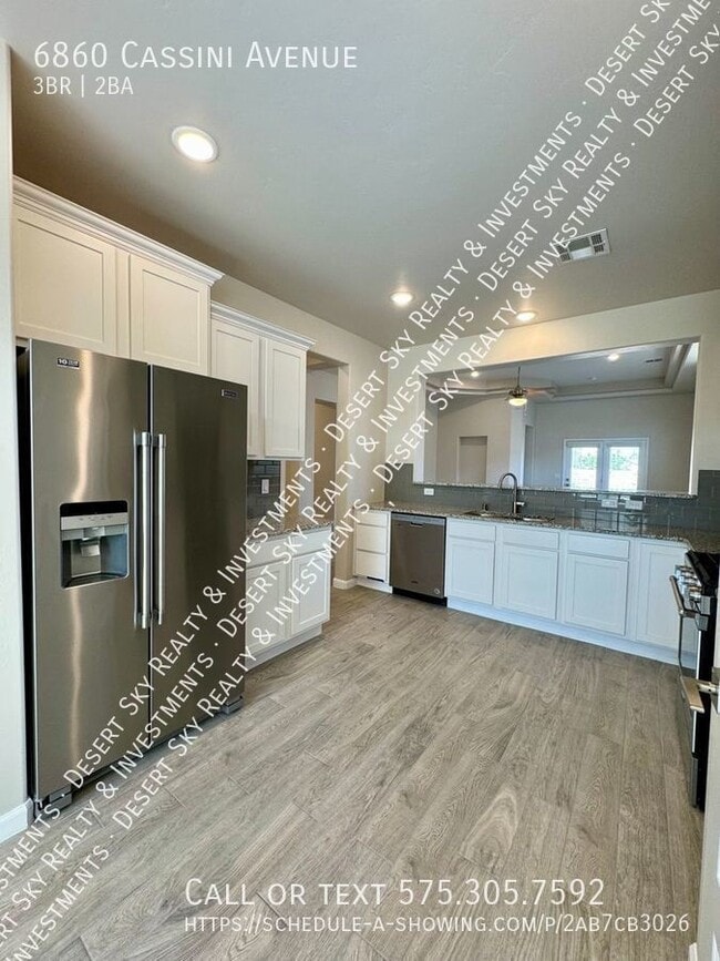 Building Photo - 6860 Cassini Ave