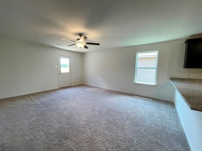 Building Photo - 313 Cres Park Dr